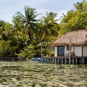  Apartment Lagoon Front Hut: Daily Cleaning, Bikes & Kayaks!